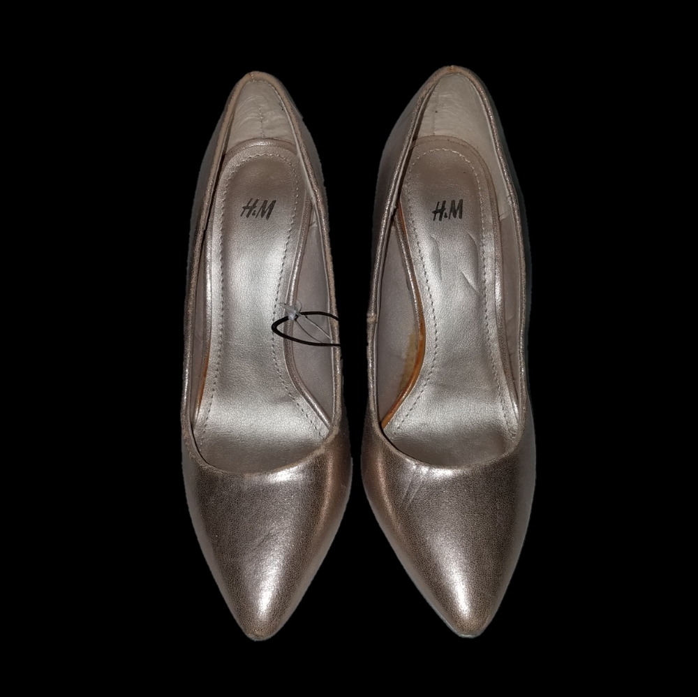 NWT H&M light metallic champagne stiletto